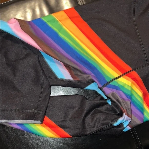Pre-loved Peloton Black Rainbow Leggings - Picture 4 of 4